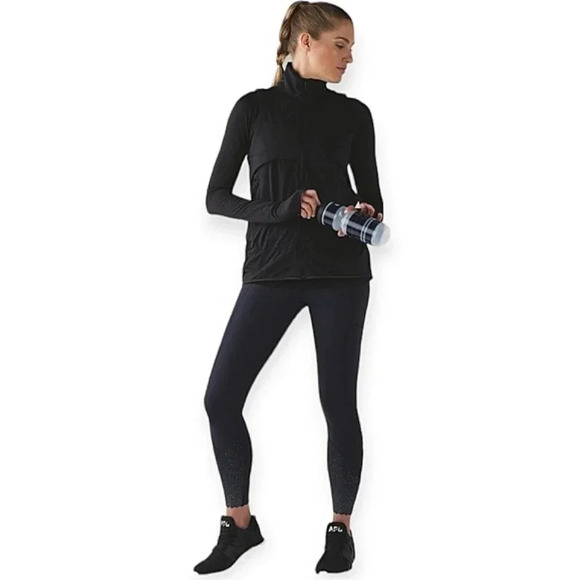Lululemon Tight Stuff Tights II Leggings 25" in Navy with Silver Scallop Hem 4 - Picture 16 of 16
